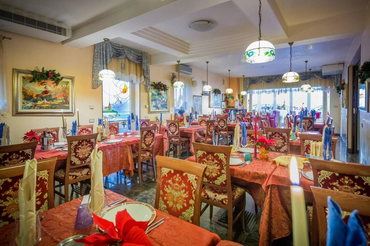 Albergo Ristorante Fabrizio กาออร์เล ภายนอก รูปภาพ